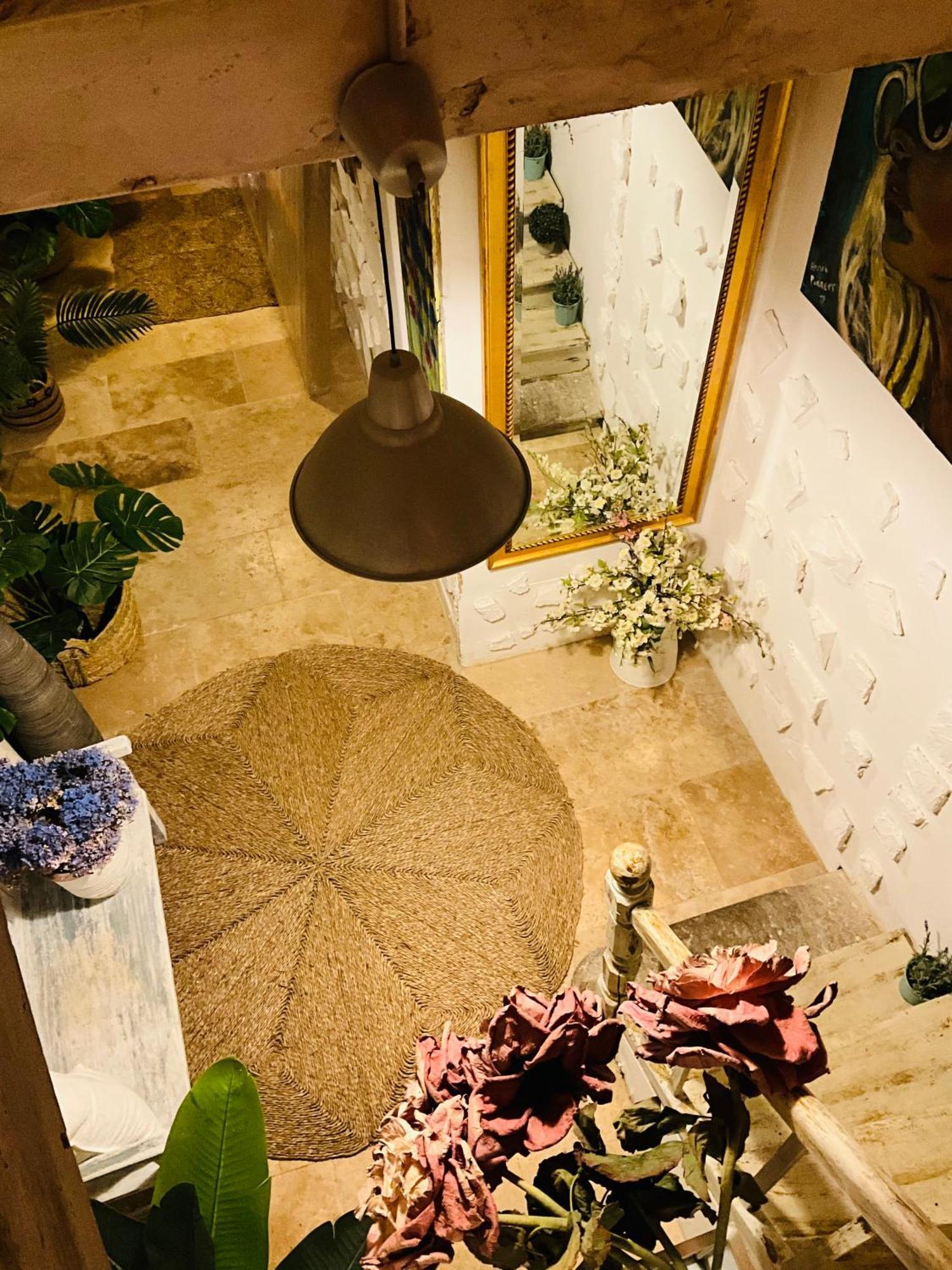 Hote Labyrinthe Lit 180 Cm Salle De Bain, Petit Dej Compris Мирпуа Экстерьер фото